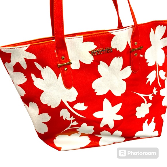 Kenneth Cole Reaction Shoulder Tote - Picture 1 of 11
